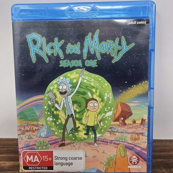 Rick and Morty Season One Blu-ray - Picture 1 of 2